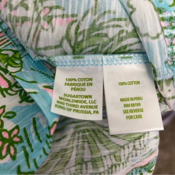 Lilly Pulitzer Graphic Mermaid Beach Print Tee Size: Medium (M) - Picture 7 of 7